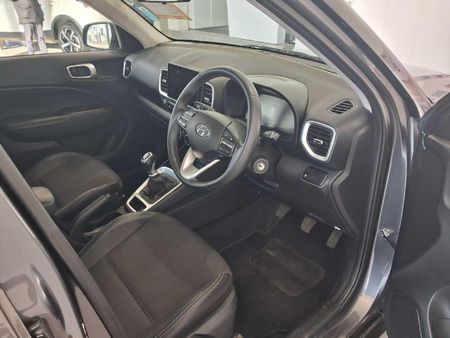 2024-Hyundai-Venue-10-TGDI-Fluid_10