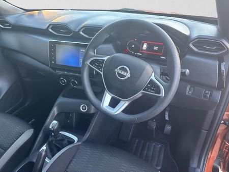 2025-Nissan-Magnite-10-Acenta-AMT_12