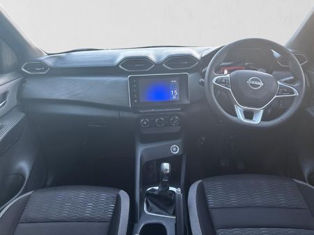 2025-Nissan-Magnite-10-Acenta-AMT_17