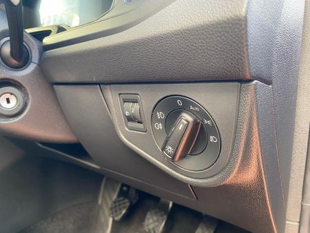 2025-Volkswagen-Polo-10-TSI_20