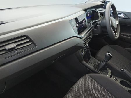 2025-Volkswagen-Polo-10-TSI_6