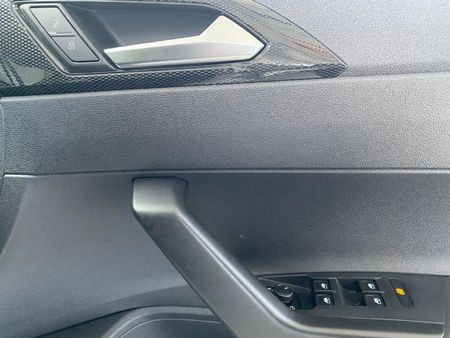2025-Volkswagen-Taigo-10-TSI-Life-Auto_12