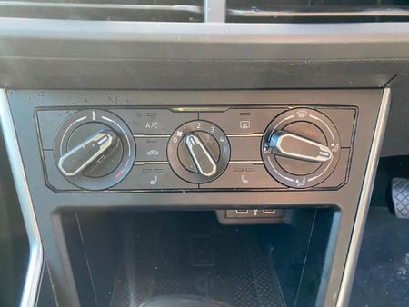 2025-Volkswagen-Taigo-10-TSI-Life-Auto_23