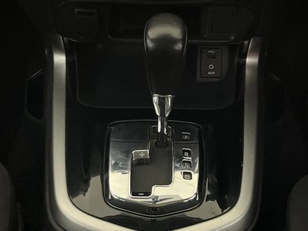 2018-Nissan-Navara-23D-SE-Auto-Double-Cab_10