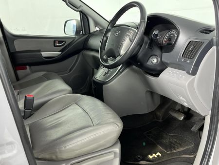 2019-Hyundai-H-1-25-CRDi-Elite-Auto-12-seat_9