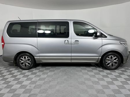 2019-Hyundai-H-1-25-CRDi-Elite-Auto-12-seat_17