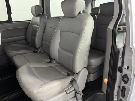2019-Hyundai-H-1-25-CRDi-Elite-Auto-12-seat_3