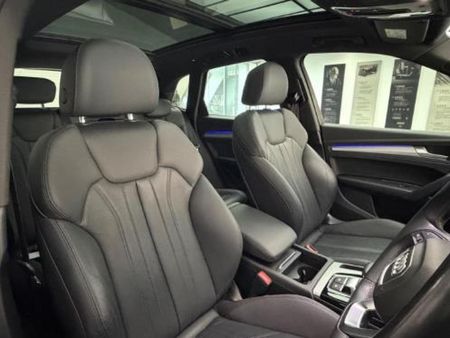 2021-Audi-Q5-quattro-Auto-40-TDI_9