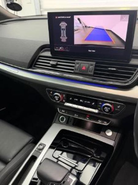 2021-Audi-Q5-quattro-Auto-40-TDI_11