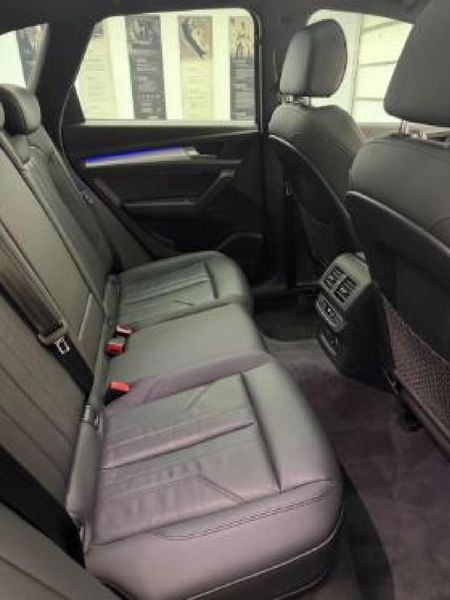 2021-Audi-Q5-quattro-Auto-40-TDI_13