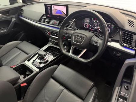 2021-Audi-Q5-quattro-Auto-40-TDI_8