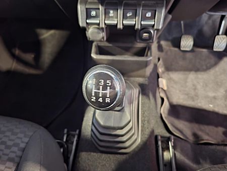 2024-Suzuki-Jimny-15-GLX-AllGrip-5-Door_15