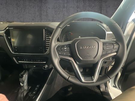 2026-Isuzu-D-Max-30-DDI-LSE-4x4-Auto-E-Cab_13