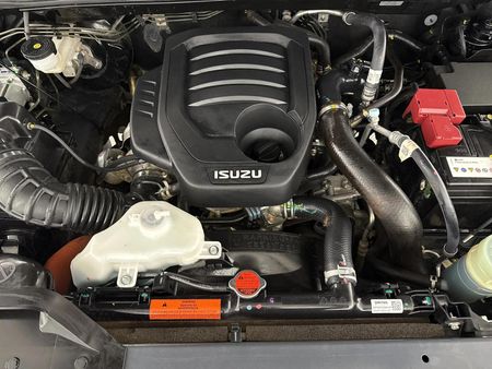 2025-Isuzu-D-Max-19-DDI-HR-X-Rider-Auto-Double-Cab_12