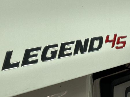 2015-Toyota-Hilux-30-D-4D-Legend-45-4x4-Double-Cab_11