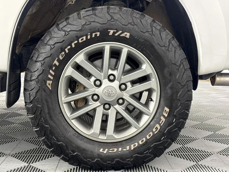 2015-Toyota-Hilux-30-D-4D-Legend-45-4x4-Double-Cab_5
