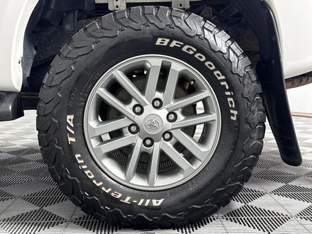 2015-Toyota-Hilux-30-D-4D-Legend-45-4x4-Double-Cab_6