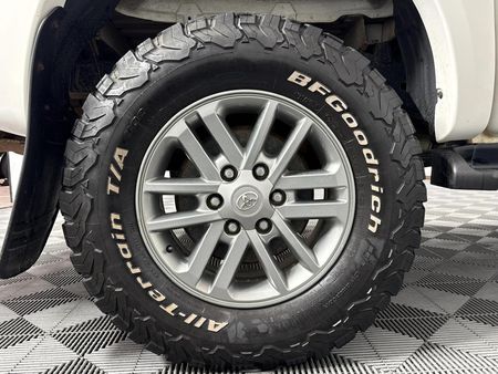 2015-Toyota-Hilux-30-D-4D-Legend-45-4x4-Double-Cab_7