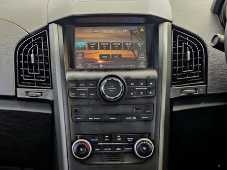 2017-Mahindra-XUV-500-22D-mHawk-7-seat-W8-Auto_11