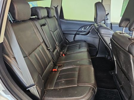 2017-Mahindra-XUV-500-22D-mHawk-7-seat-W8-Auto_12