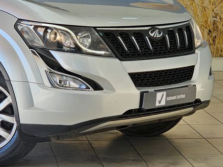2017-Mahindra-XUV-500-22D-mHawk-7-seat-W8-Auto_3