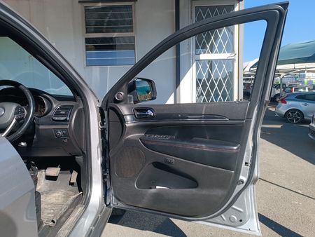 2022-Jeep-Grand-Cherokee-36-Trailhawk_12