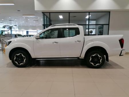 2025-Nissan-Navara-25D-LE-4X2-Double-Cab-Auto_1