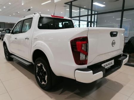 2025-Nissan-Navara-25D-LE-4X2-Double-Cab-Auto_2