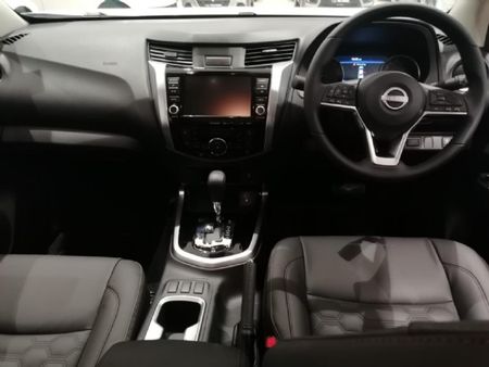 2025-Nissan-Navara-25D-LE-4X2-Double-Cab-Auto_4