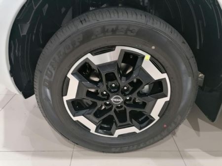 2025-Nissan-Navara-25D-LE-4X2-Double-Cab-Auto_6