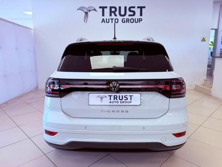2023-Volkswagen-T-Cross-15-TSI-R-Line-Auto_4