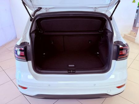 2023-Volkswagen-T-Cross-15-TSI-R-Line-Auto_6