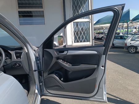 2015-Audi-Q5-20-TDI-quattro-S-Auto_14
