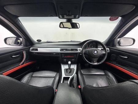 2011-BMW-3-Series-320i-Auto_10