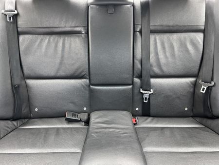 2011-BMW-3-Series-320i-Auto_13