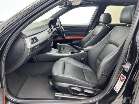 2011-BMW-3-Series-320i-Auto_6