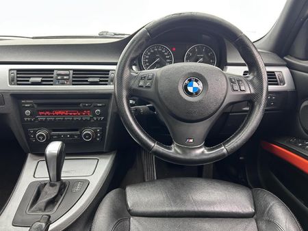 2011-BMW-3-Series-320i-Auto_8