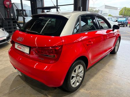 2014-Audi-A1-Sportback-14-TFSI-Attraction-Auto_4
