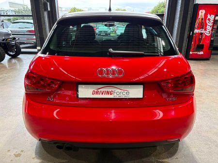 2014-Audi-A1-Sportback-14-TFSI-Attraction-Auto_5