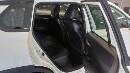 2024-Toyota-Corolla-Cross-18-XS_9