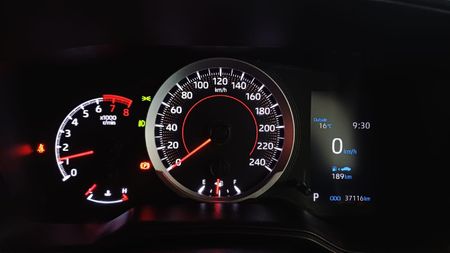 2024-Toyota-Corolla-Cross-18-XS_6