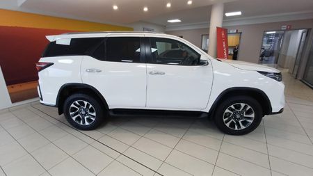 2024-Toyota-Fortuner-24-GD-6-4x4-Auto_3