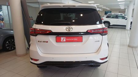 2024-Toyota-Fortuner-24-GD-6-4x4-Auto_4