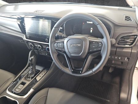 2026-Isuzu-Mu-x-30D-LS-Auto_12