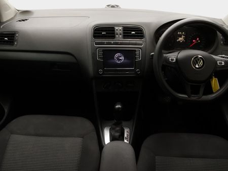 2022-Volkswagen-Polo-Vivo-16-Comfortline-Auto-5-dr_9