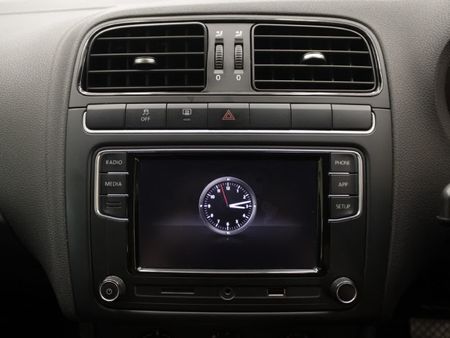 2022-Volkswagen-Polo-Vivo-16-Comfortline-Auto-5-dr_10