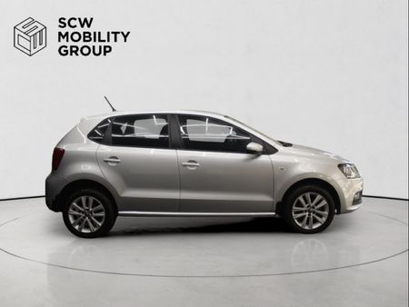 2022-Volkswagen-Polo-Vivo-16-Comfortline-Auto-5-dr_5