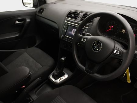 2022-Volkswagen-Polo-Vivo-16-Comfortline-Auto-5-dr_6