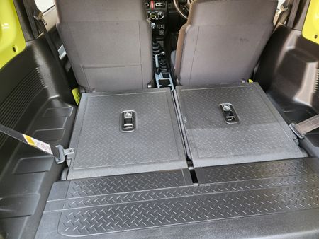 2019-Suzuki-Jimny-15-GLX_13