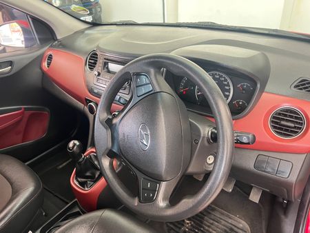 2017-Hyundai-Grand-i10-125-Motion_10